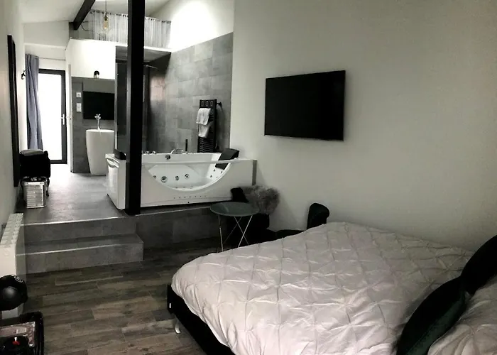 Amo Hotes 레소리니에레